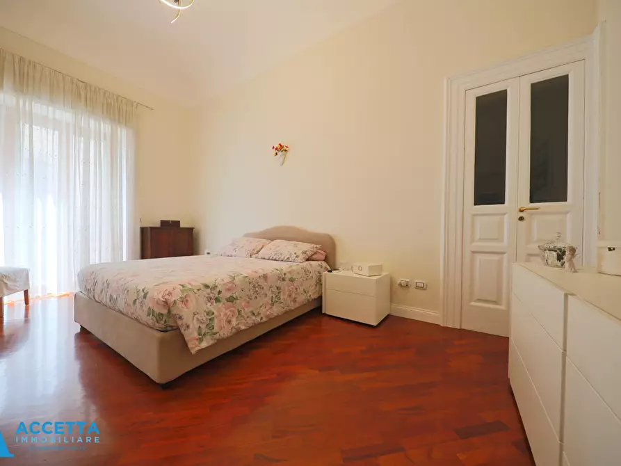 Immagine 12 di Quadrilocale in vendita  in Via Giuseppe Massari 8 a Taranto