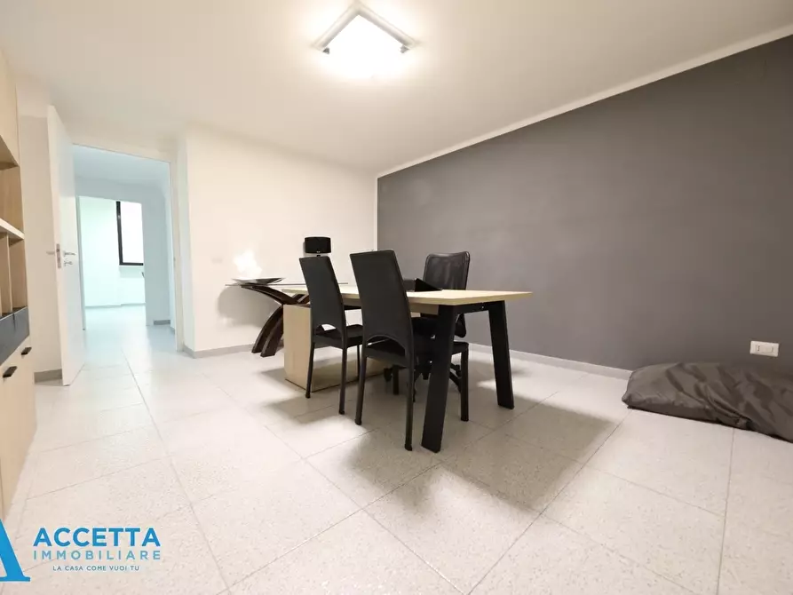 Immagine 4 di Ufficio in affitto  in Via Pisanelli a Taranto