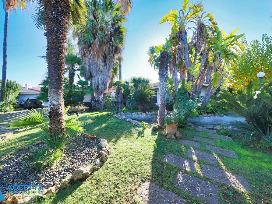 Immagine 18 di Villa in vendita  in Via Trascine 1 a Taranto