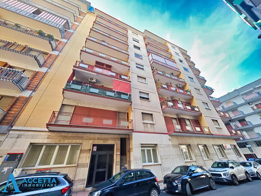 Immagine 26 di Trilocale in vendita  in Via Ugo De Carolis 10 a Taranto