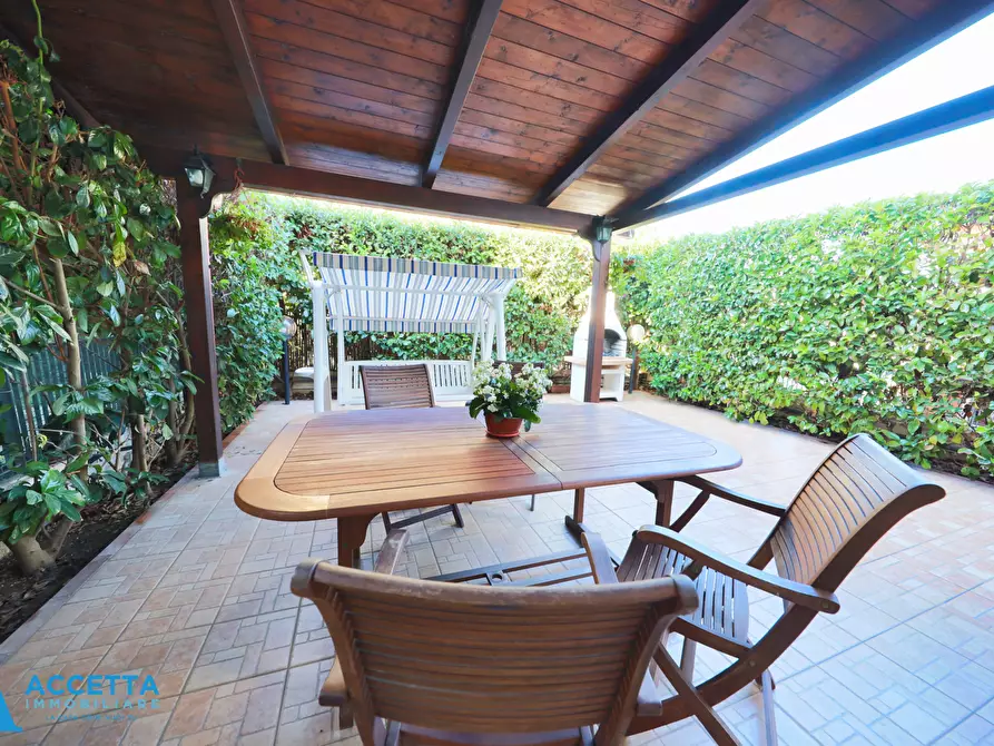 Immagine 7 di Villa in vendita  in Via Cantoni 20 a Taranto