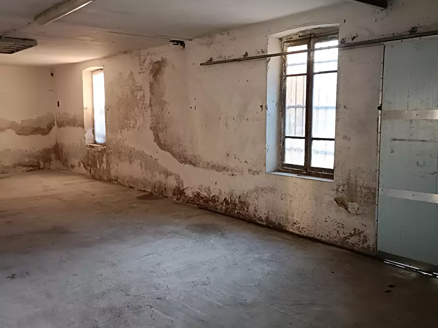 Immagine 5 di Magazzino in vendita  in Via Malvicino a Castel San Giovanni
