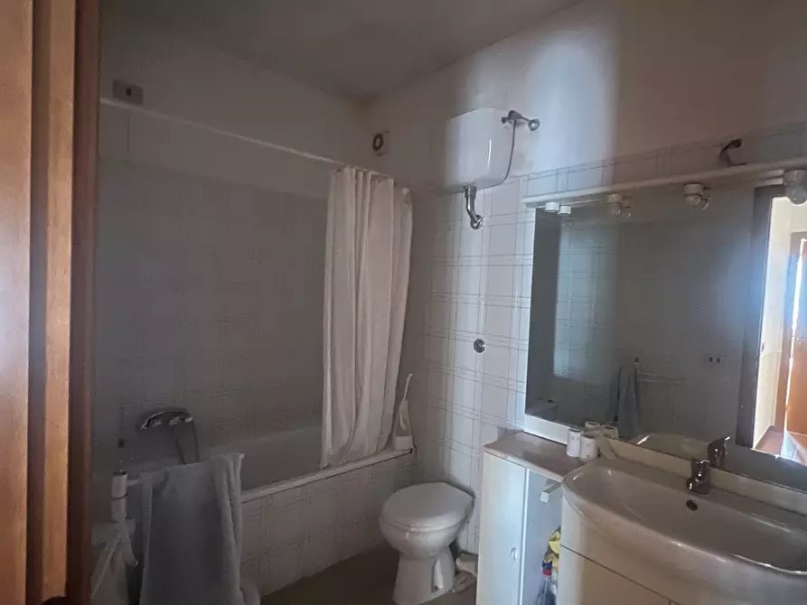 Immagine 20 di Quadrilocale in vendita  in VIA DEGLI ANTAMORO 67 a Roma