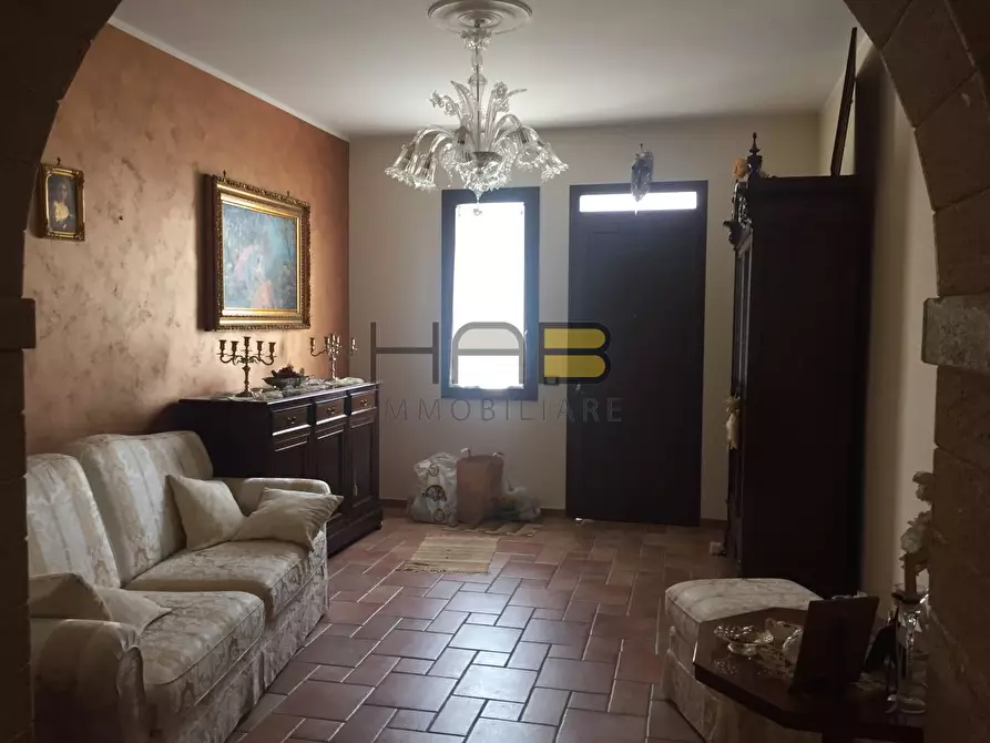Immagine 3 di Villa in vendita  in Via Angela Fanara a Valderice