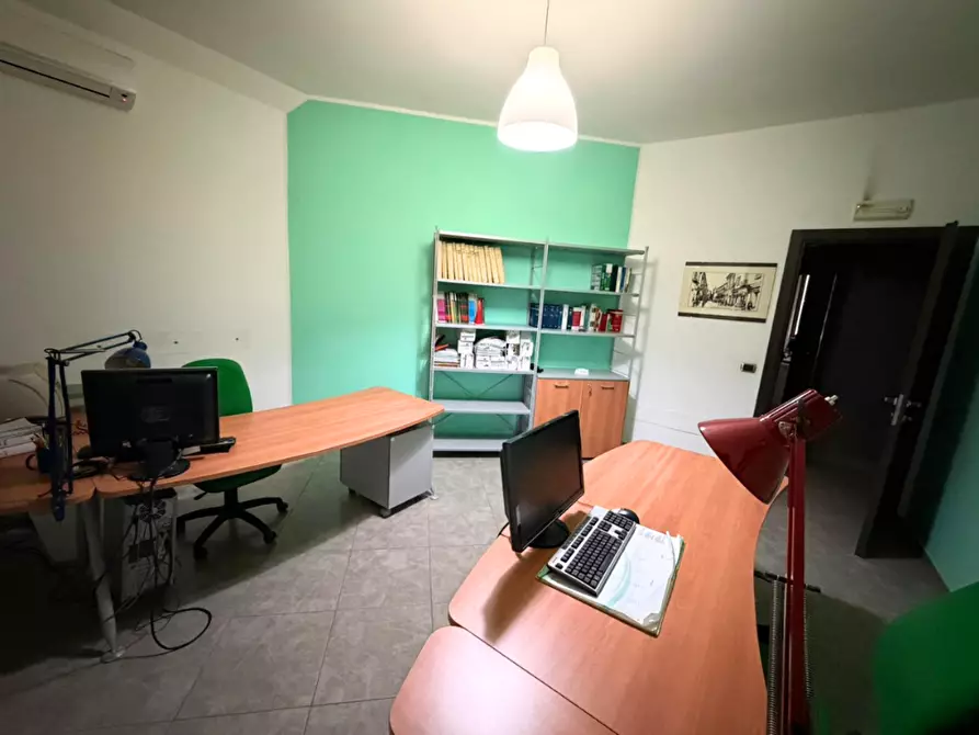 Immagine 5 di Ufficio in vendita  in Piazza d'Amora 3 a Nocera Inferiore