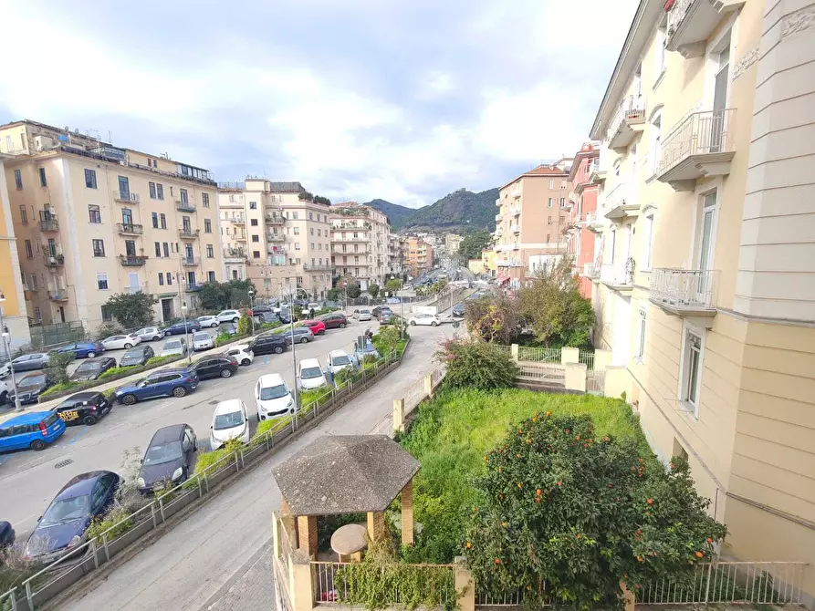 Immagine 6 di Trilocale in vendita  in Via Piave 1 a Salerno