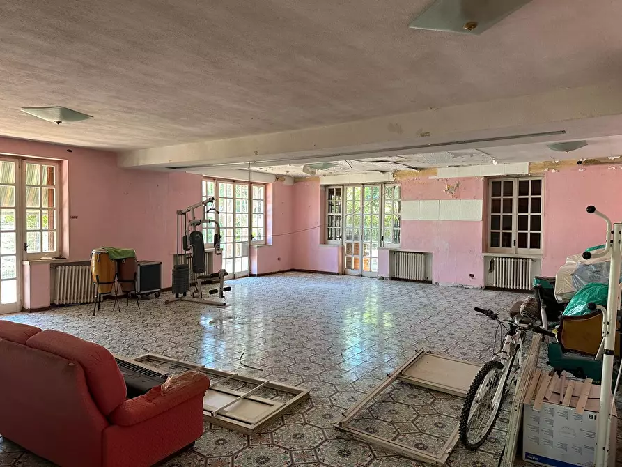 Immagine 13 di Locale commerciale in vendita  in cesinola a Cava De' Tirreni