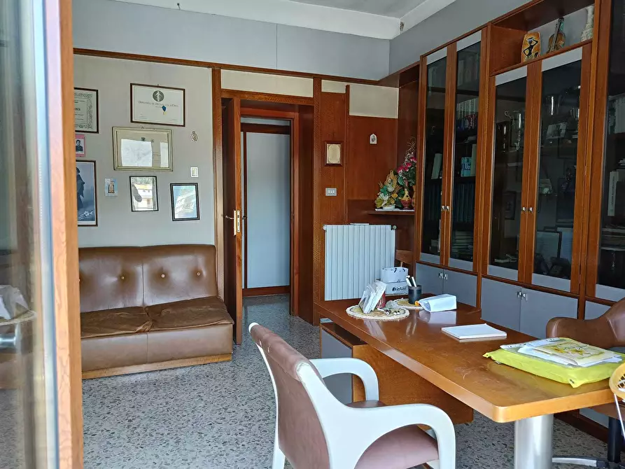 Immagine 21 di Pentalocale in vendita  in Via Giuseppe Vitale 64 a Cava De' Tirreni