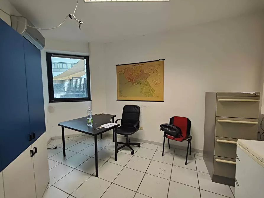 Immagine 7 di Ufficio in vendita  in Via San Leonardo 52 a Salerno
