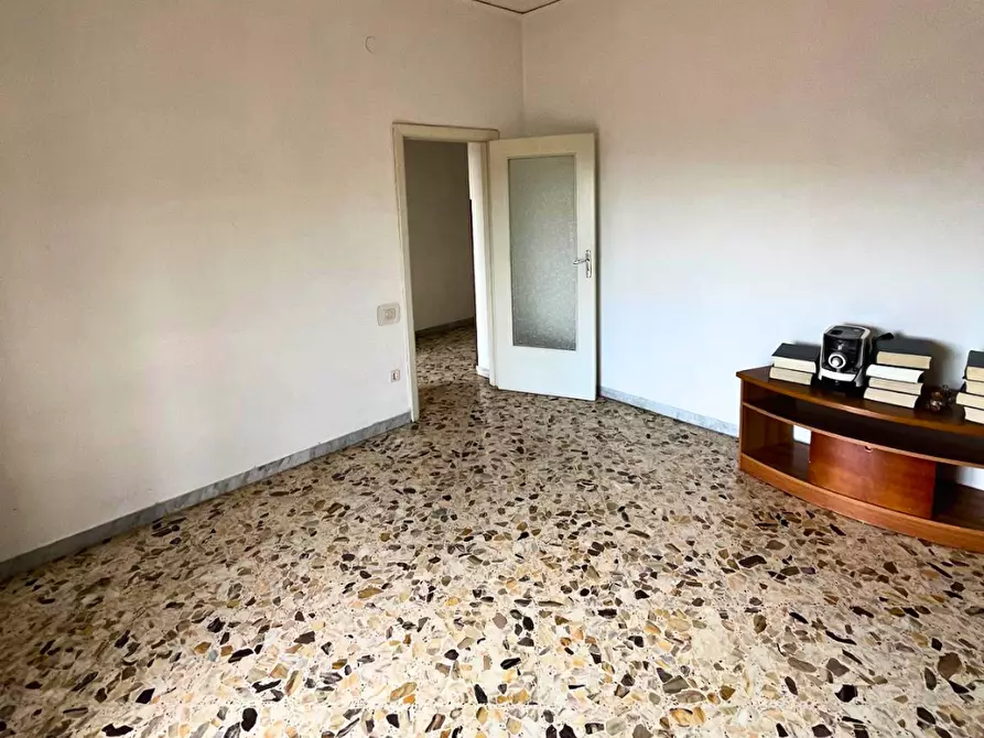 Immagine 17 di Trilocale in vendita  in Via Tito Zaniboni 11 a Giffoni Sei Casali