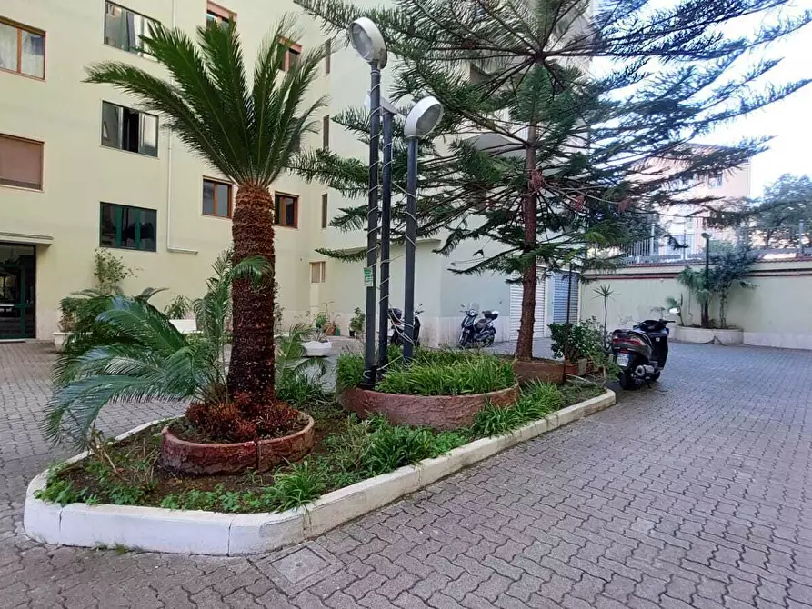 Immagine 4 di Pentalocale in vendita  in Via Medaglie D'Oro 388 a Salerno