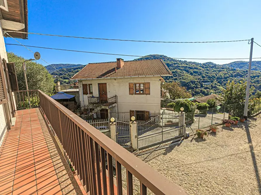 Immagine 30 di Pentalocale in vendita  in Via Costigliolo a Mignanego