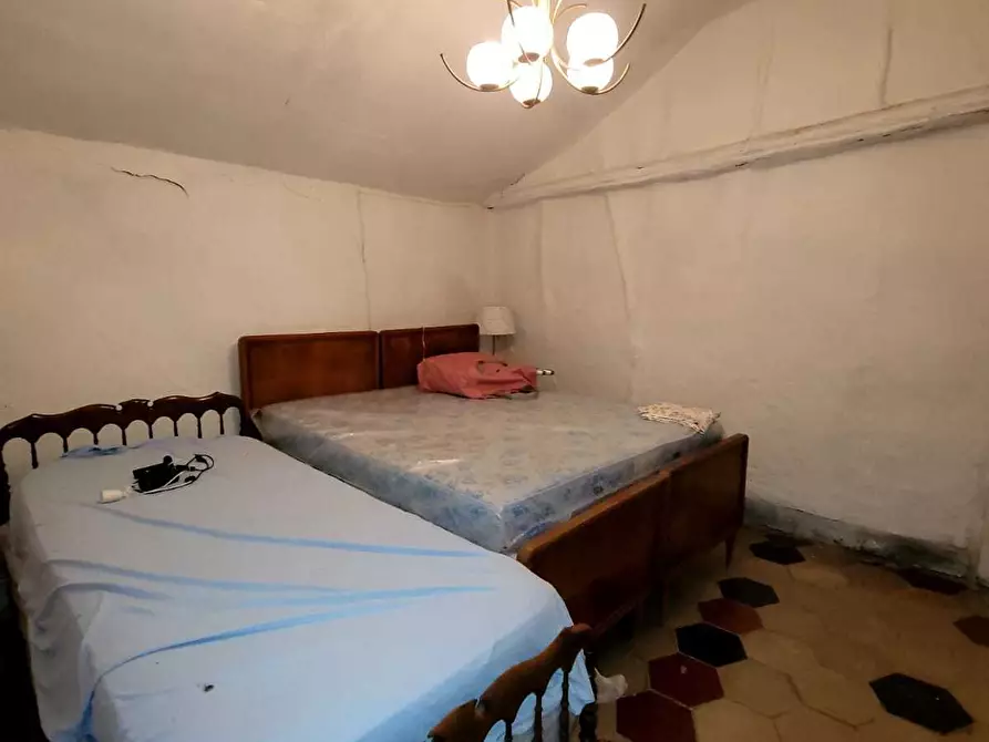 Immagine 62 di Pentalocale in vendita  in Via Campi 7 a Serra Riccò