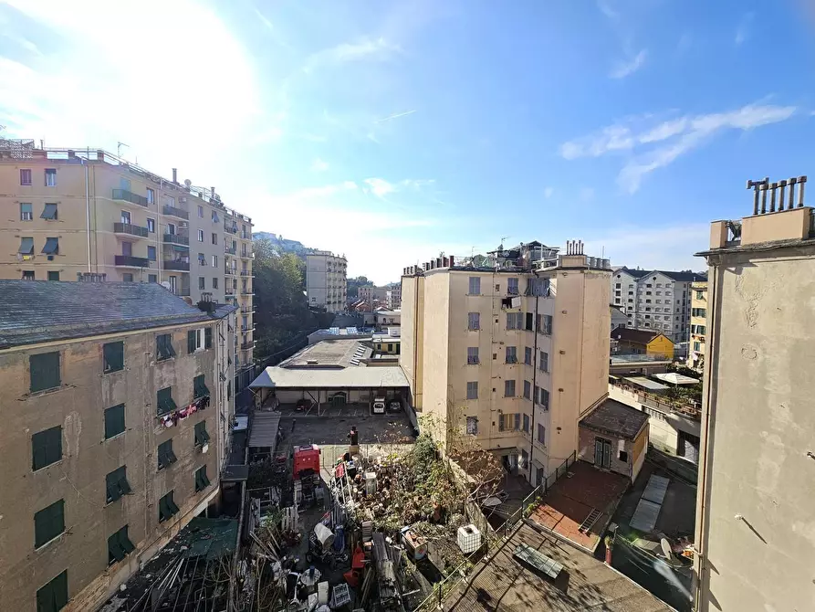Immagine 15 di Trilocale in vendita  in Via Giovanni Lanza 3 a Genova
