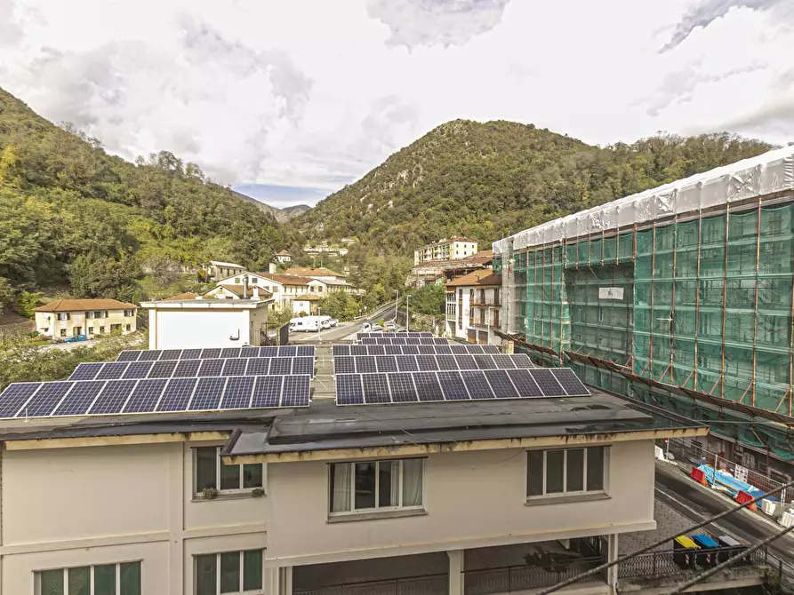 Immagine 10 di Trilocale in vendita  in Via Clemente Rebora 11 a Campomorone