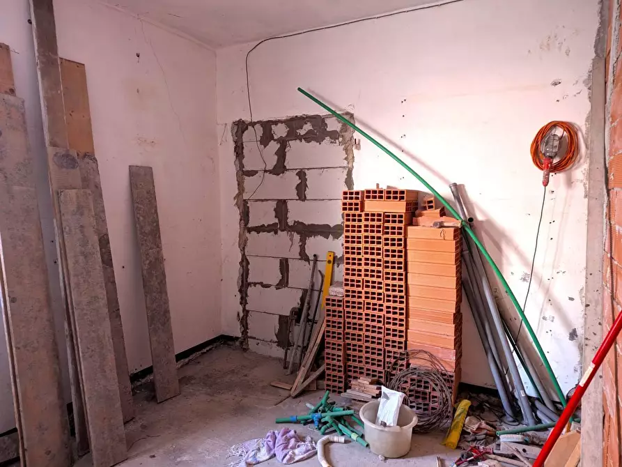 Immagine 27 di Bilocale in vendita  in Via Vittorio Veneto a Busalla