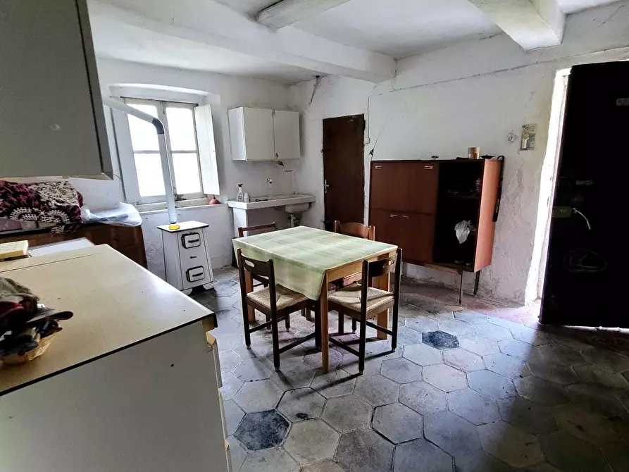 Immagine 49 di Pentalocale in vendita  in Via Campi 7 a Serra Riccò