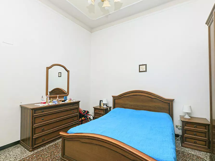 Immagine 26 di Pentalocale in vendita  in Via Val Sugana 9 a Genova