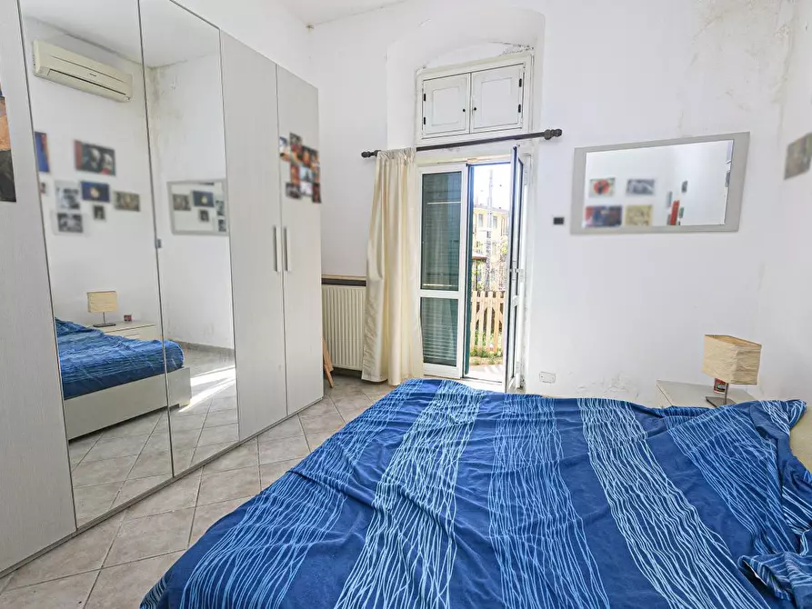 Immagine 9 di Bilocale in vendita  in Salita Murta 1a a Genova