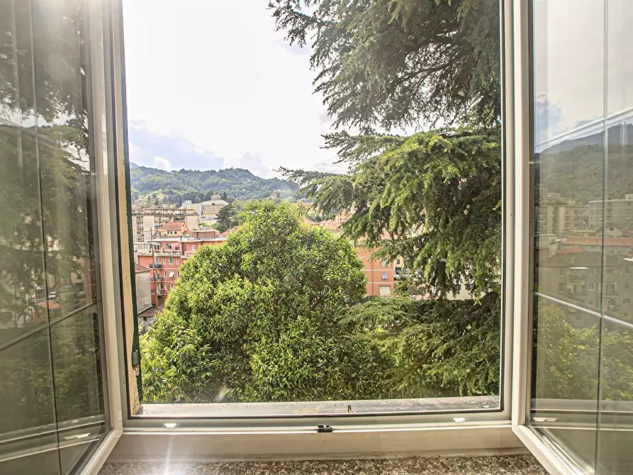 Immagine 27 di Bilocale in vendita  in Salita Castrofino a Genova