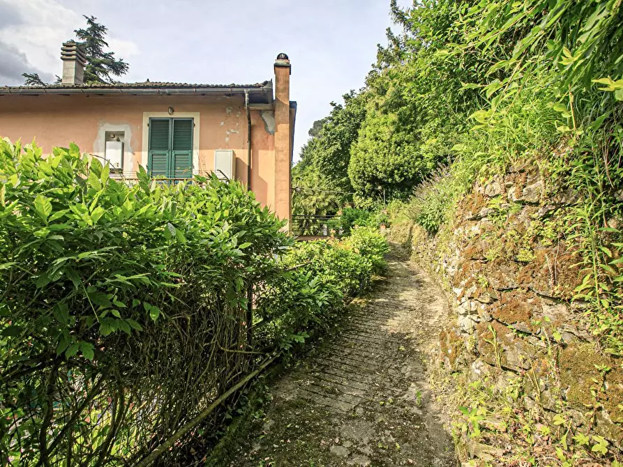 Immagine 47 di Bilocale in vendita  in Salita Castrofino a Genova