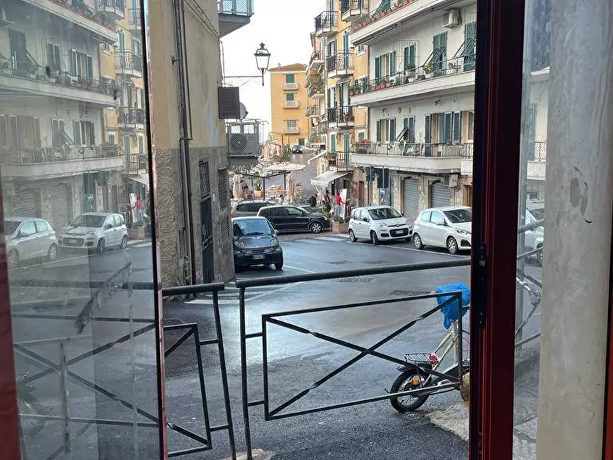 Immagine 2 di Locale commerciale in vendita  a Monte Argentario