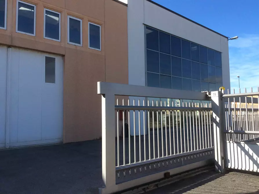 Immagine 1 di Attività artigianale in vendita  in Via dell'Airone 6A a Orbetello