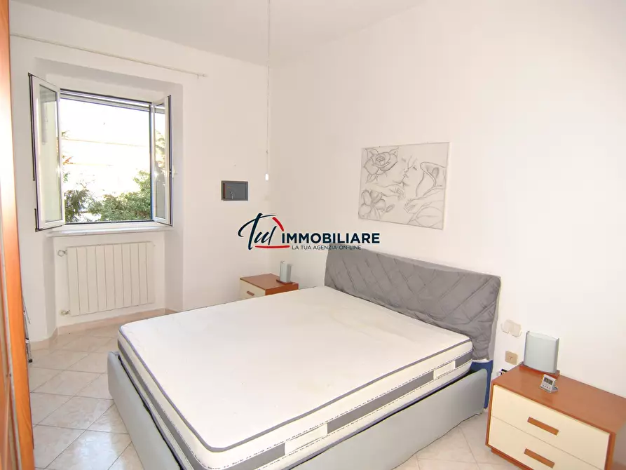 Immagine 14 di Trilocale in vendita  in Piazza Gavi 5 a Livorno