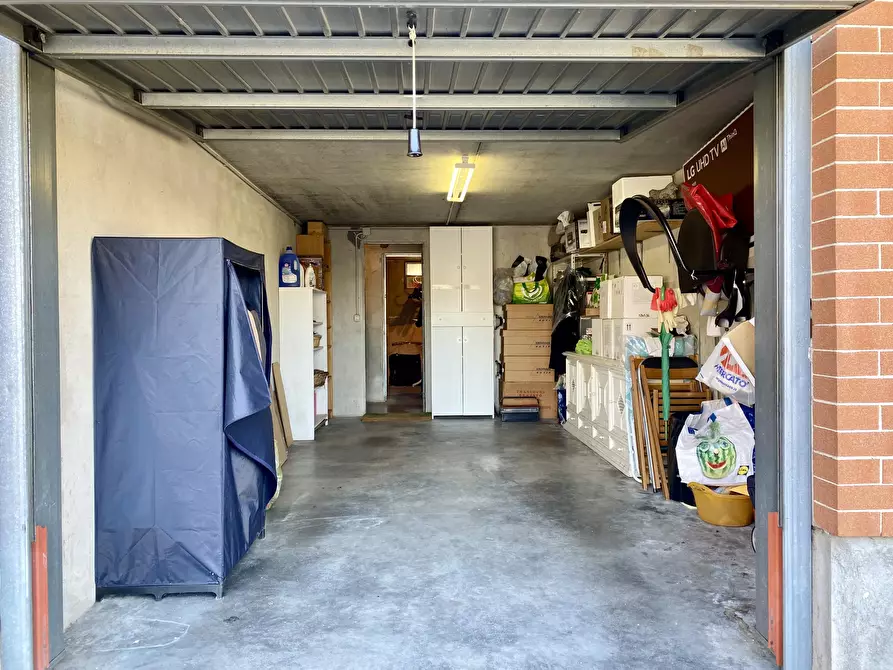 Immagine 14 di Quadrilocale in vendita  in Viale Europa 13 a Grinzane Cavour