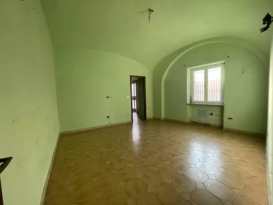 Immagine 15 di Quadrilocale in vendita  in Località Borgonuovo B 69 a Monchiero