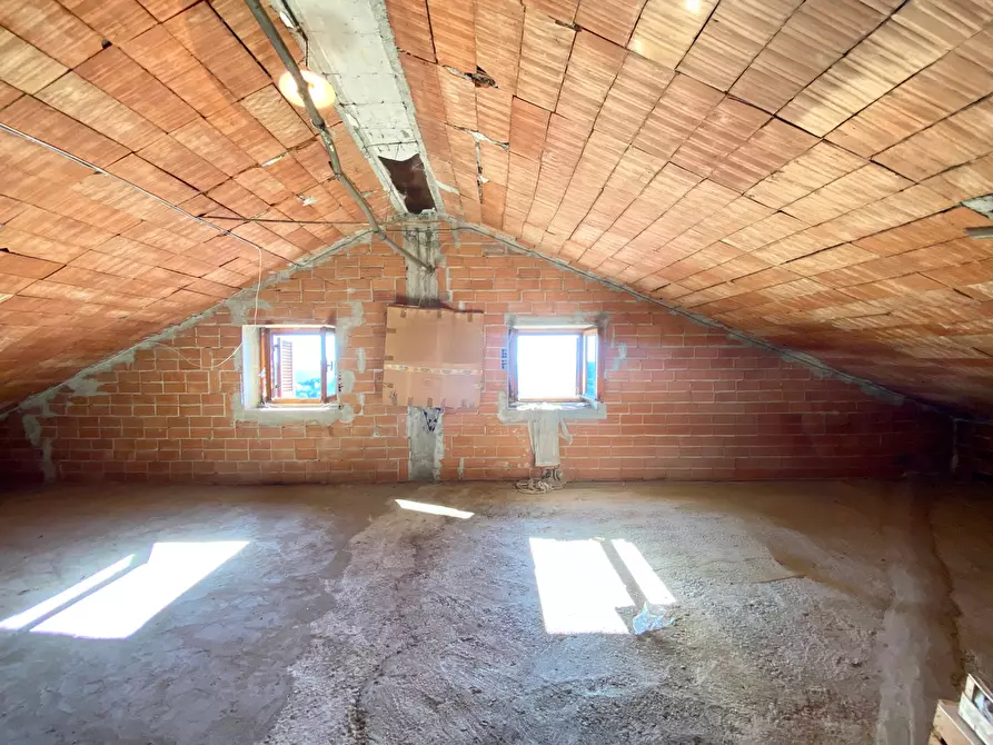 Immagine 10 di Villa in vendita  in via bricco broncio a Serravalle Langhe