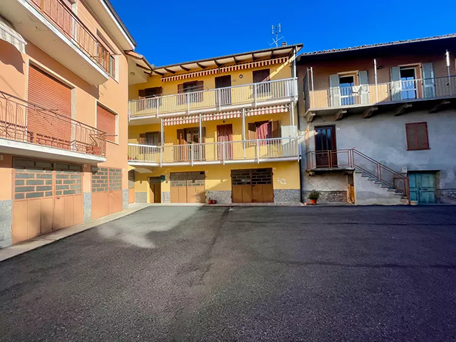 Immagine 2 di Pentalocale in vendita  in Via Dante Alighieri 54 a Dogliani