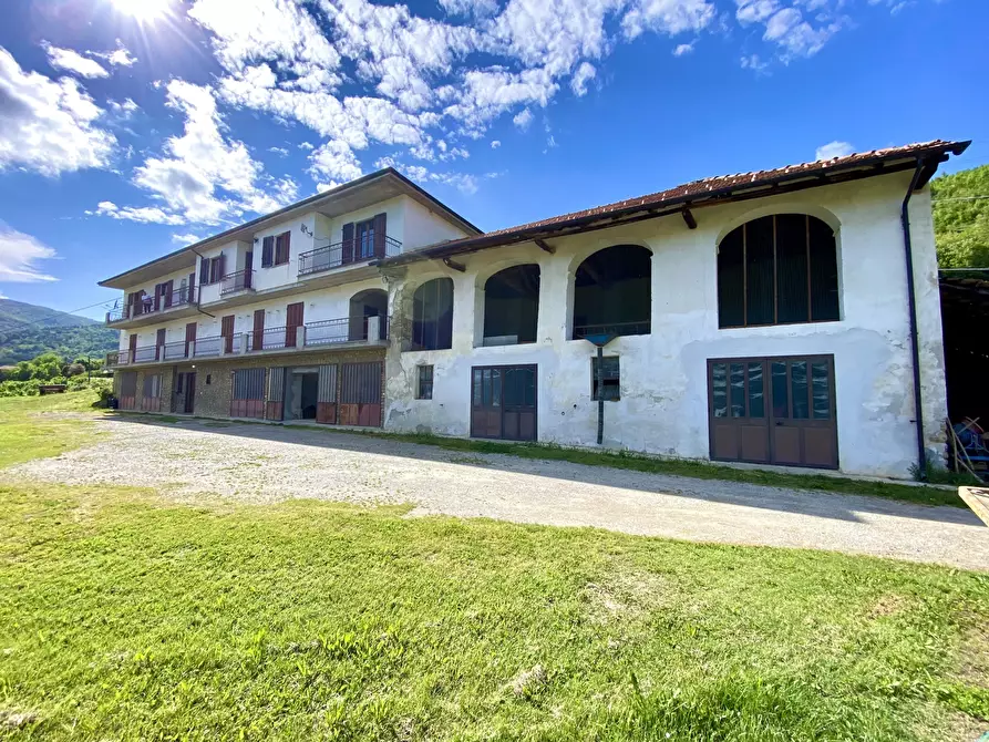 Immagine 1 di Rustico / casale in vendita  in Frazione Robertiero 14 a Gorzegno