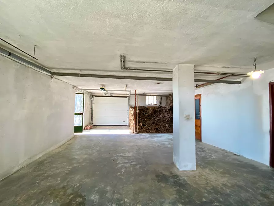 Immagine 12 di Villa in vendita  in via bricco broncio a Serravalle Langhe