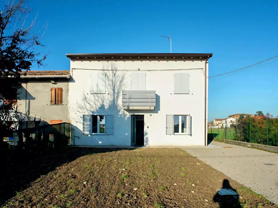 Immagine 34 di Bilocale in affitto  in Strada Cornazzano 17 a Parma