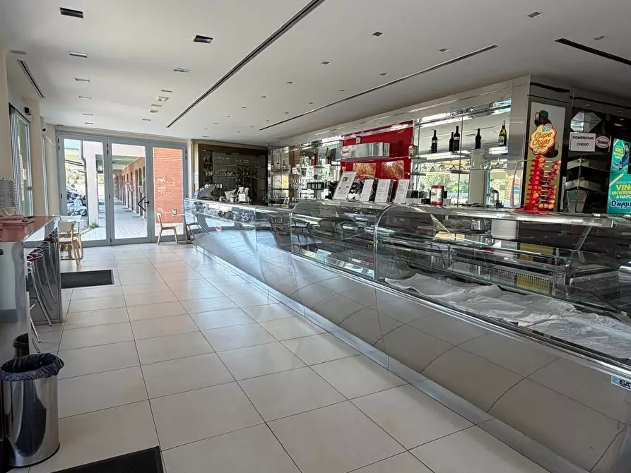 Immagine 2 di Bar / Ristorante in vendita  a Senigallia