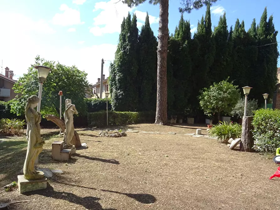 Immagine 9 di Villa in vendita  a Corinaldo