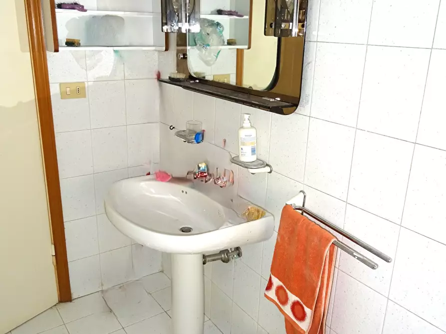 Immagine 9 di Quadrilocale in vendita  a Senigallia