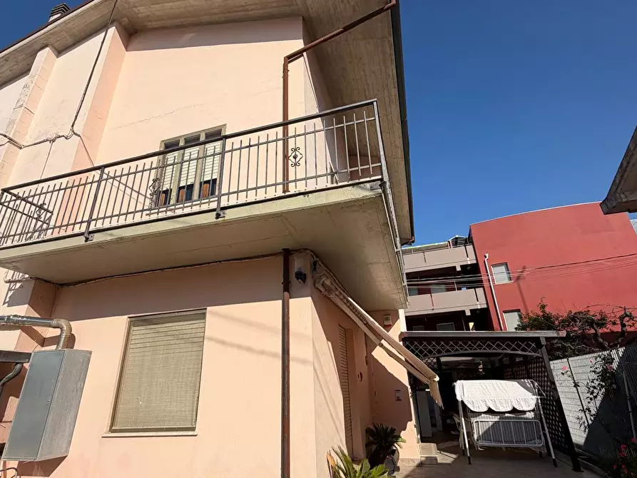 Immagine 5 di Casa trifamiliare in vendita  a Senigallia