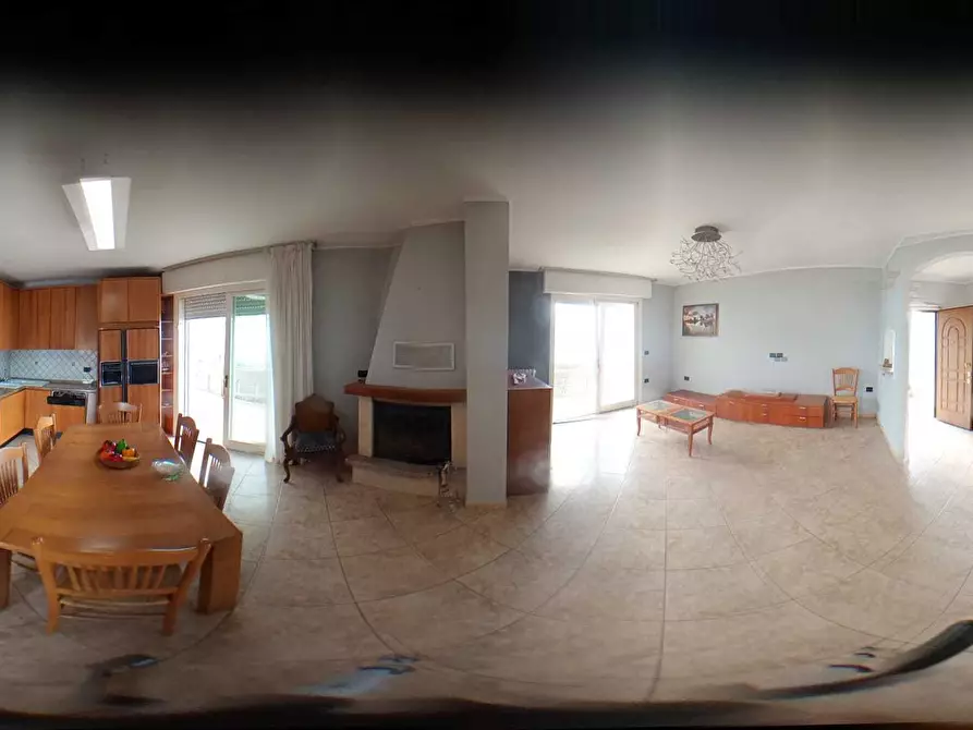 Immagine 48 di Porzione di casa in vendita  a Silvi