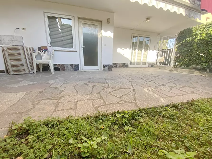 Immagine 4 di Casa trifamiliare in vendita  in Strada Statale 1 189 a Castelnuovo Magra