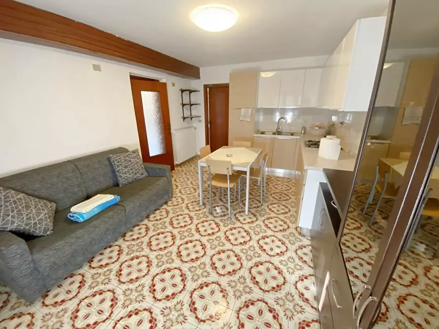 Immagine 11 di Casa trifamiliare in vendita  in Strada Statale 1 189 a Castelnuovo Magra