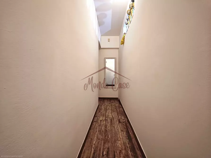 Immagine 42 di Pentalocale in vendita  in Via Socrate Benacci 29 a Sarzana