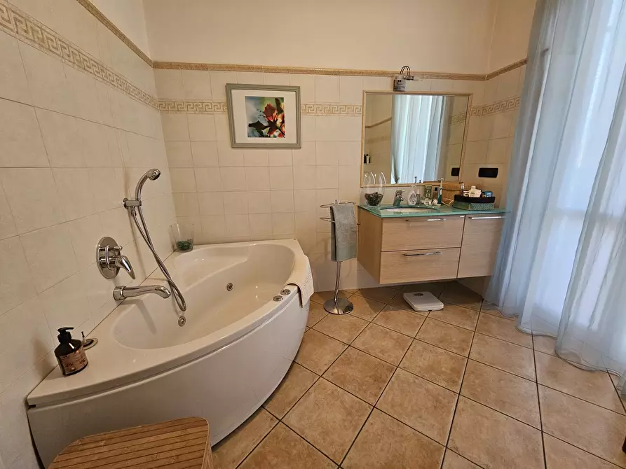 Immagine 25 di Porzione di casa in vendita  in Via San Francesco 8 a Sarzana