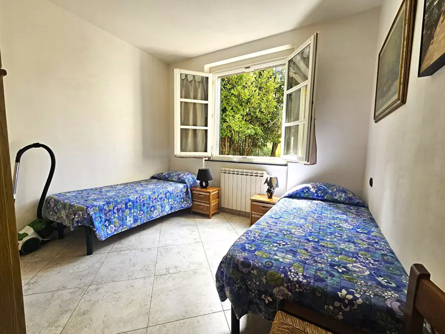 Immagine 24 di Villa in vendita  a Sarzana