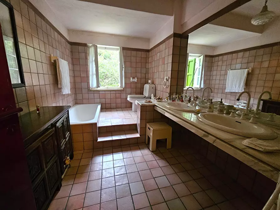 Immagine 25 di Villa in vendita  in Via Prulla 15 a Sarzana