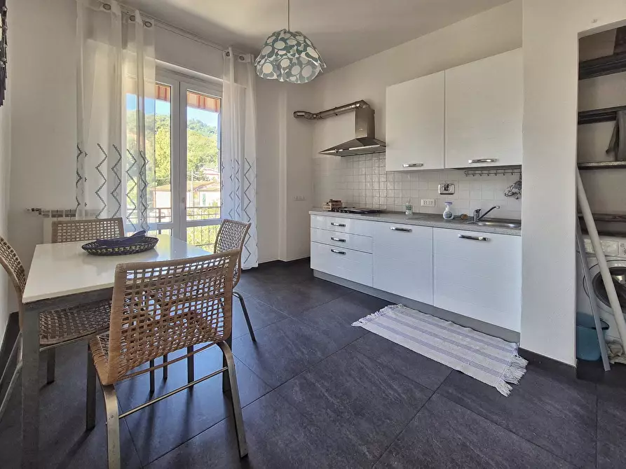 Immagine 27 di Trilocale in vendita  in Via Provinciale 329 a Lerici