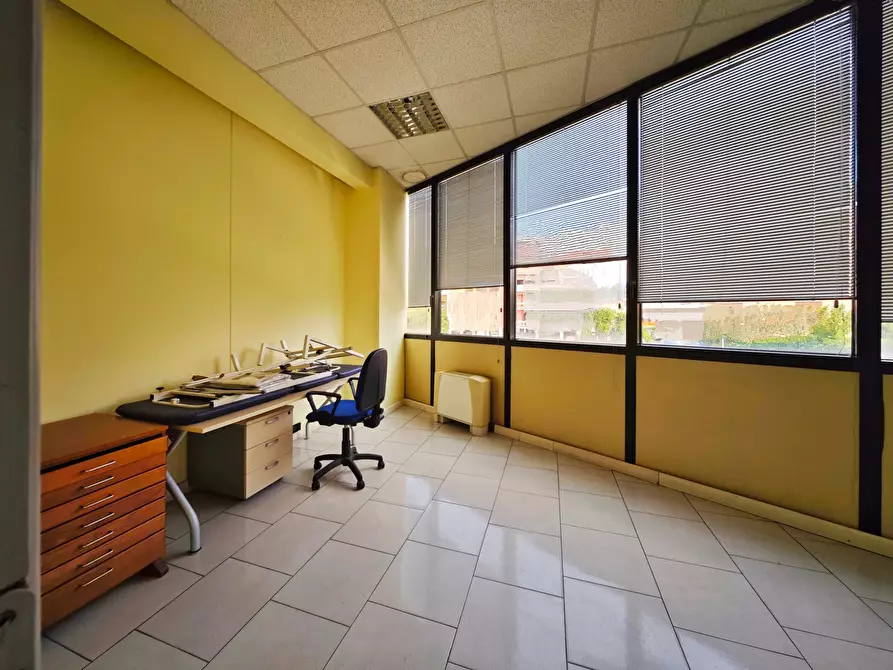 Immagine 3 di Ufficio in vendita  in Via Brigata Partigiana Ugo Muccini 92 a Sarzana