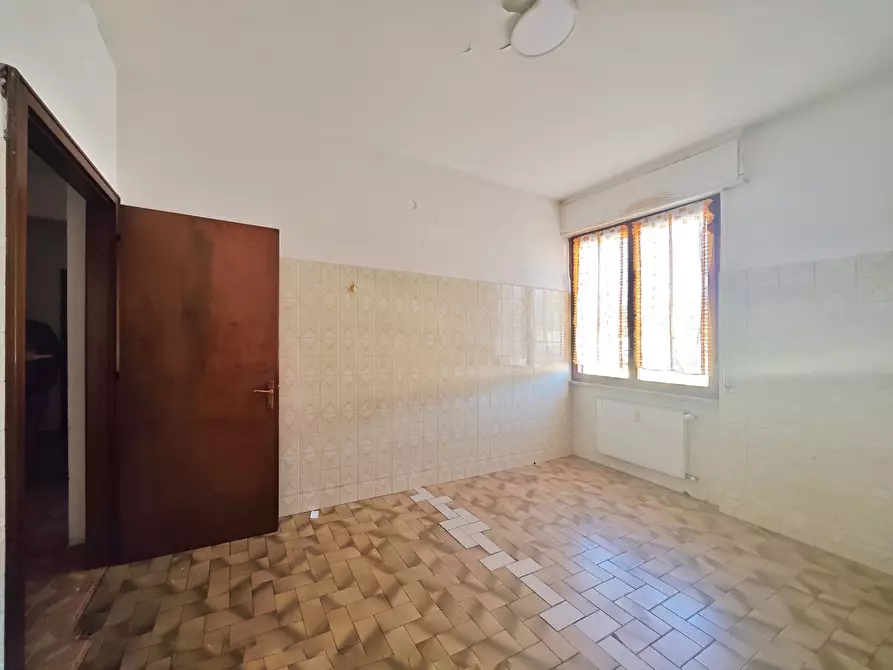 Immagine 11 di Bilocale in vendita  in Stradone D'Oria 120 a La Spezia