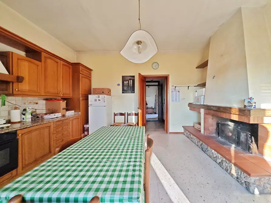 Immagine 15 di Porzione di casa in vendita  in SP23 683 a Castelnuovo Magra